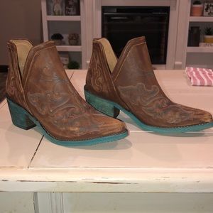 Corral Cognac- Circle G half boot